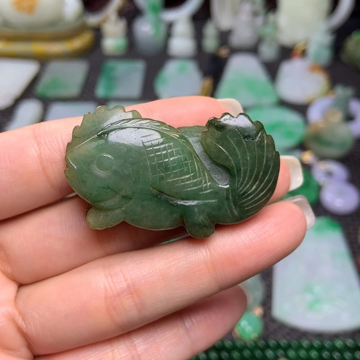 翡翠挂件未镶嵌清