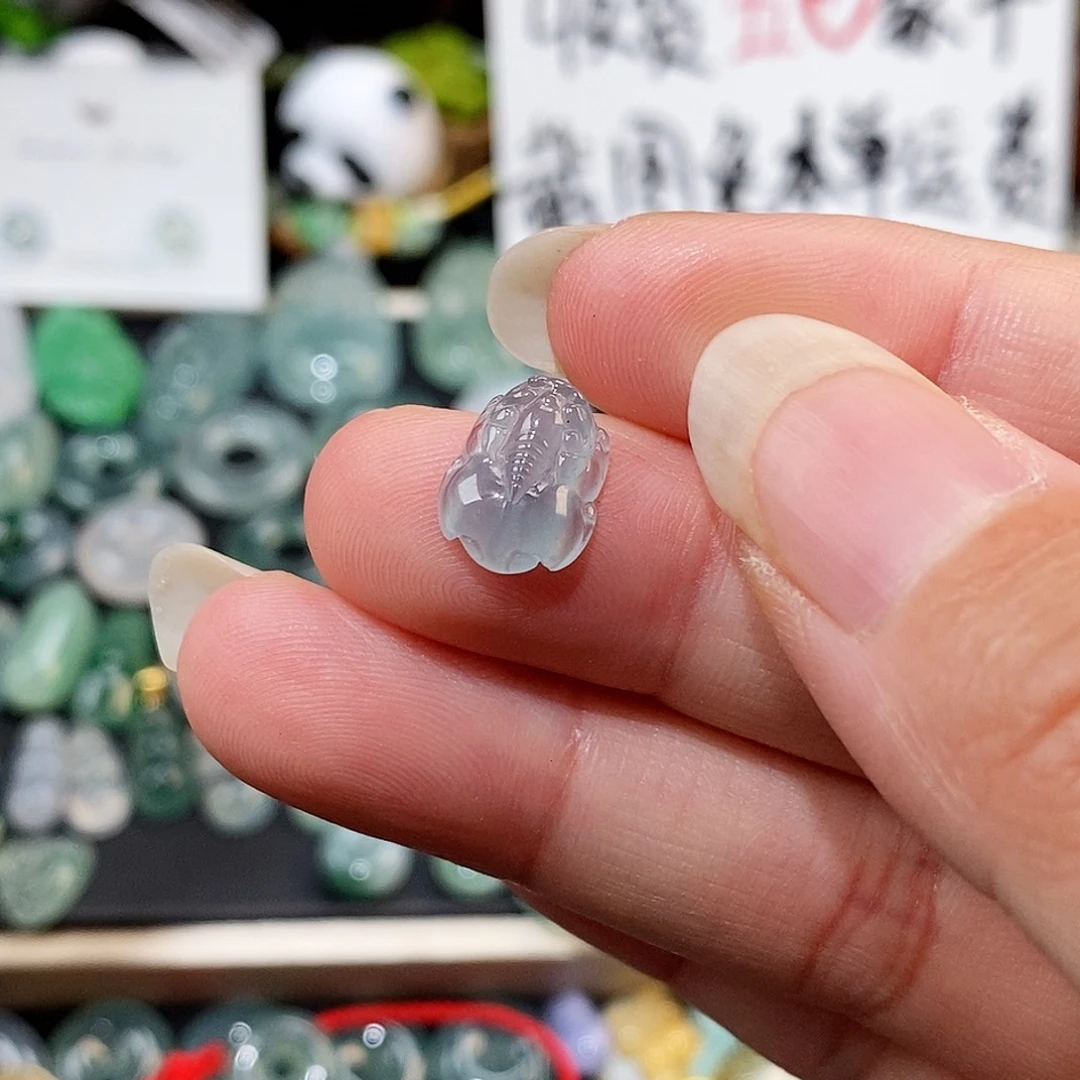 翡翠未镶嵌颈饰冰种貔貅