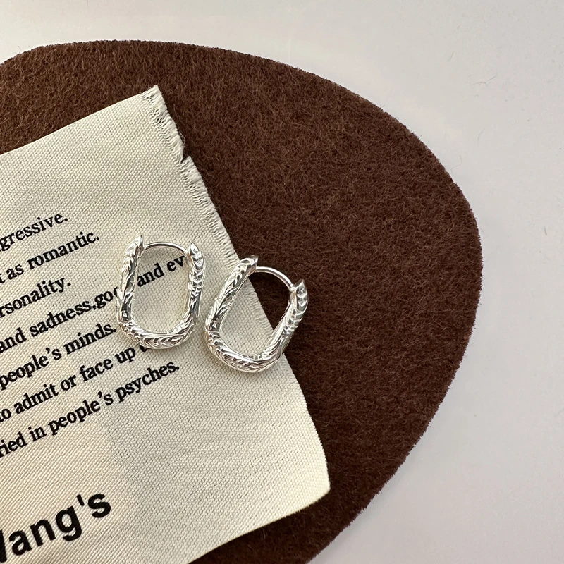 925银耳饰 S925纯银唐草纹方形耳扣时尚小众设计穿搭单品耳圈E516