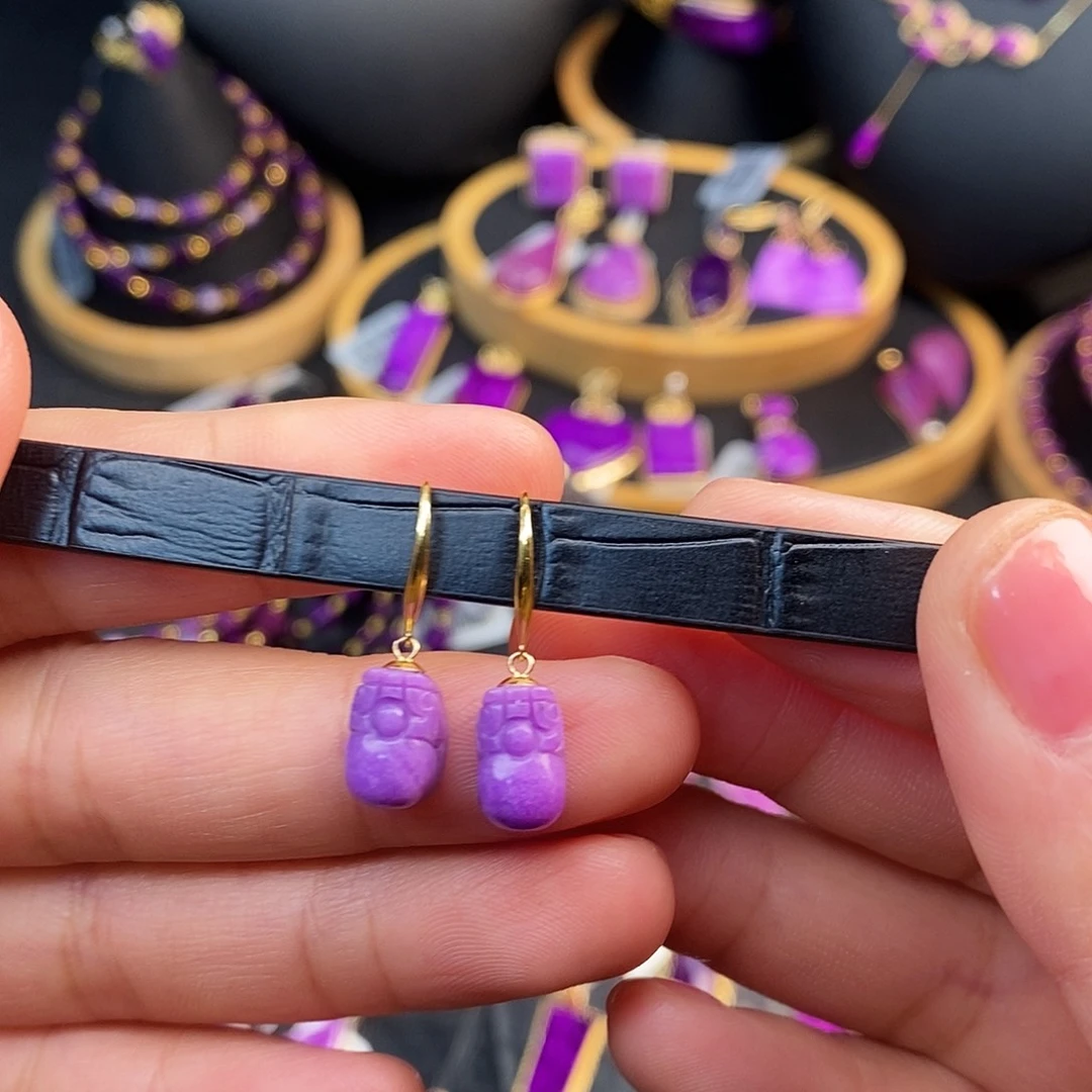 苏纪石（舒俱来）18K金镶嵌耳饰