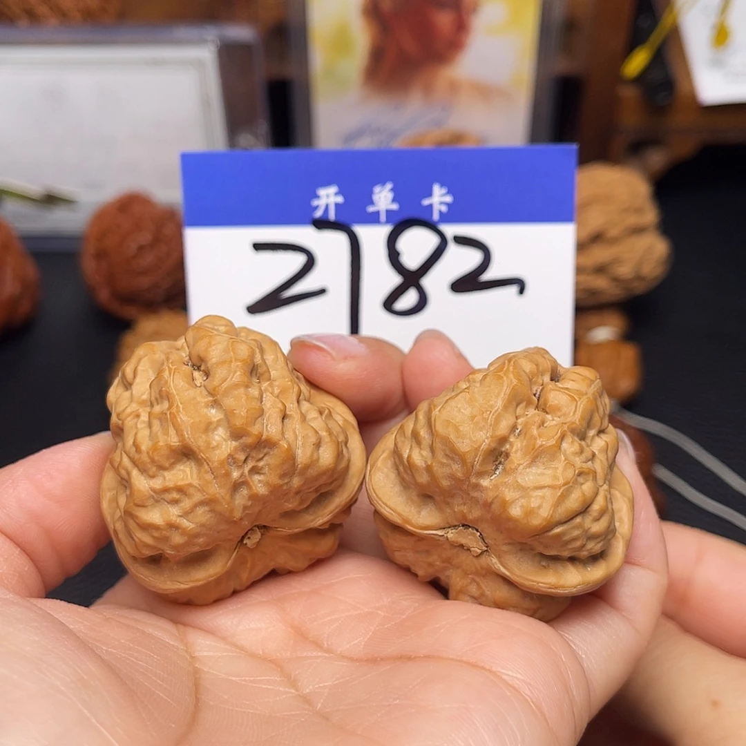 文玩核桃把件蛙蛙双开背38尺。