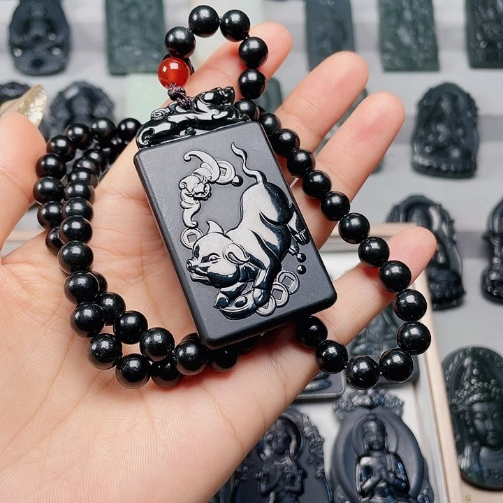 夏***泉和田玉未镶嵌颈饰