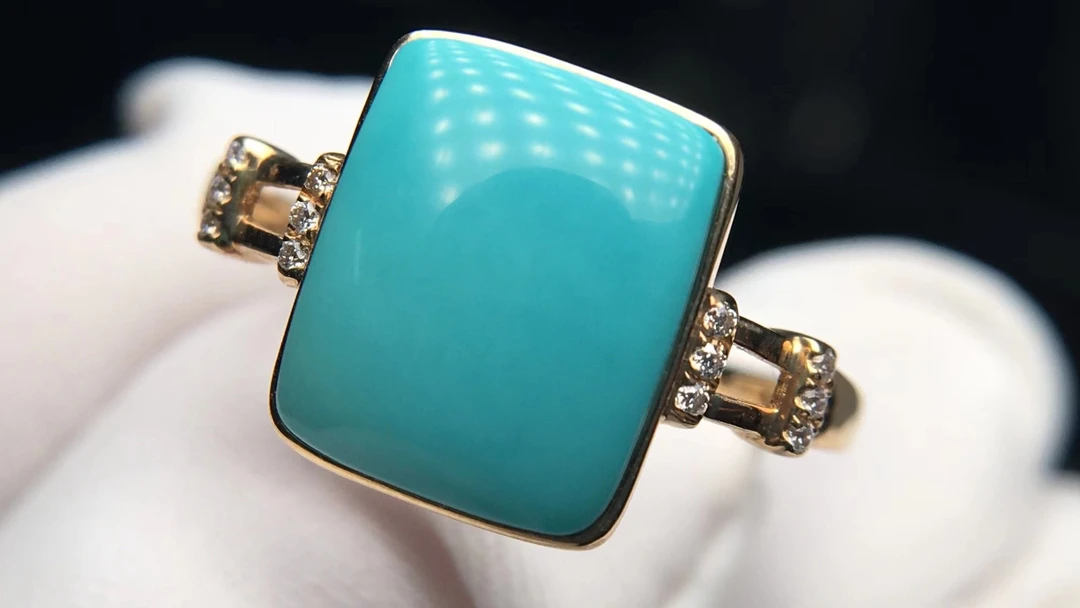 原矿高瓷玉化绿蓝料松石18k金戒指，秀气款，料质细腻润泽，精致女款