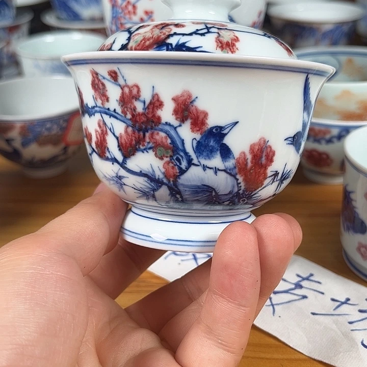 青花釉里红花鸟杯子