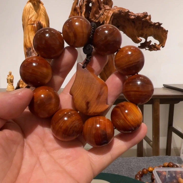 用***9柏木（崖柏）2.5红油手串