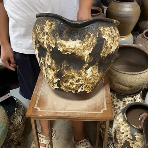 紫砂花盆口28高度26黑白