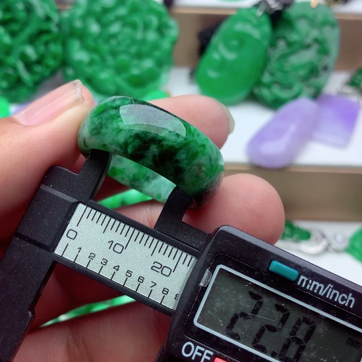 翡翠未镶嵌戒指戒指