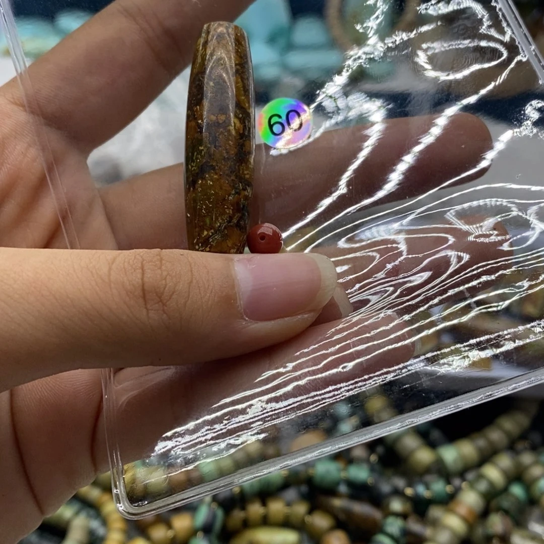 南红玛瑙未镶嵌珠宝奇石