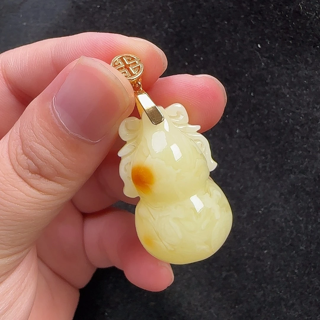 蜜蜡未镶嵌珠宝奇石