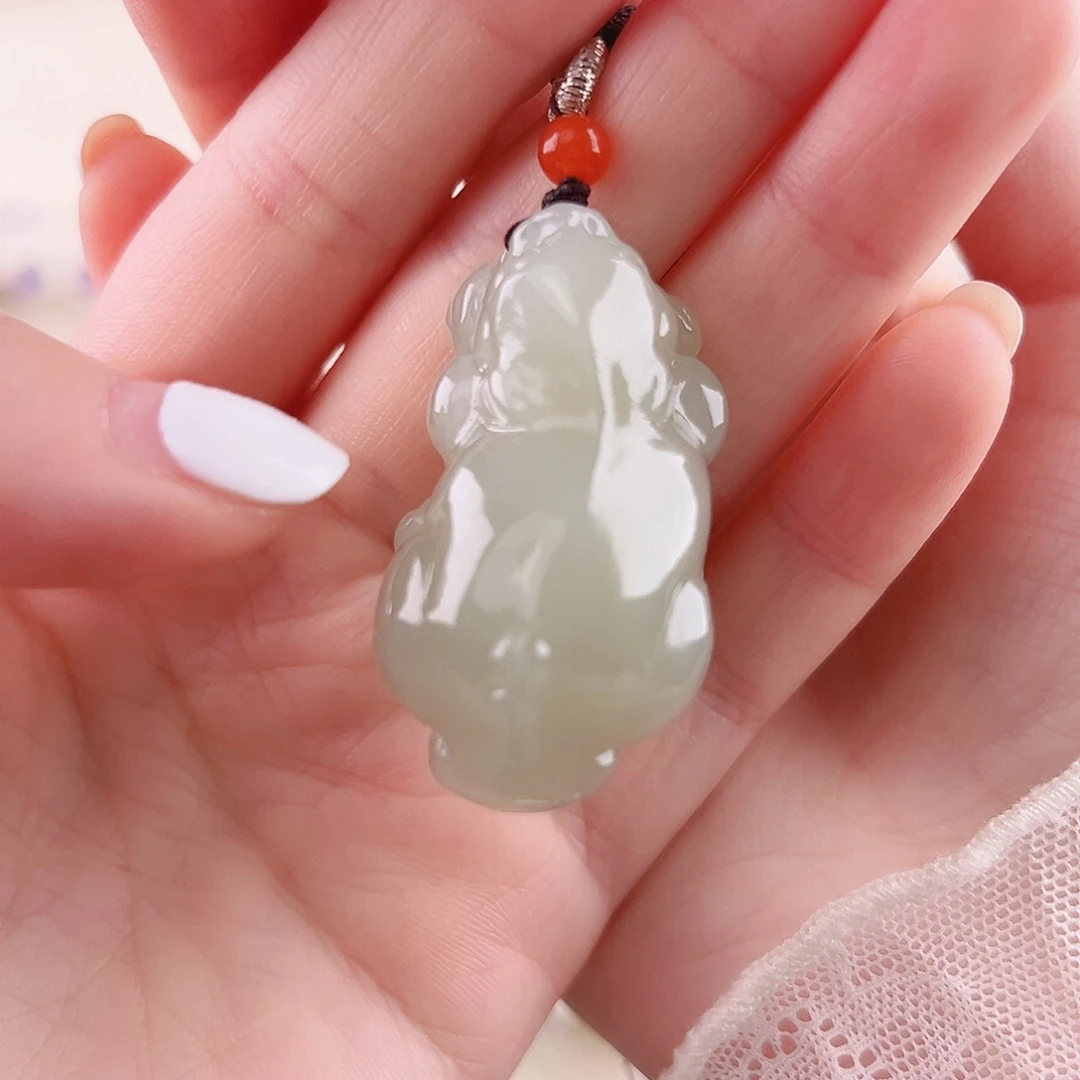 用***2和田玉未镶嵌颈饰