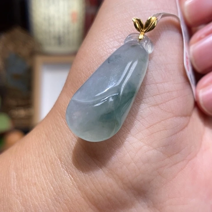 【闪购商品】颈饰18K金镶嵌翡翠42