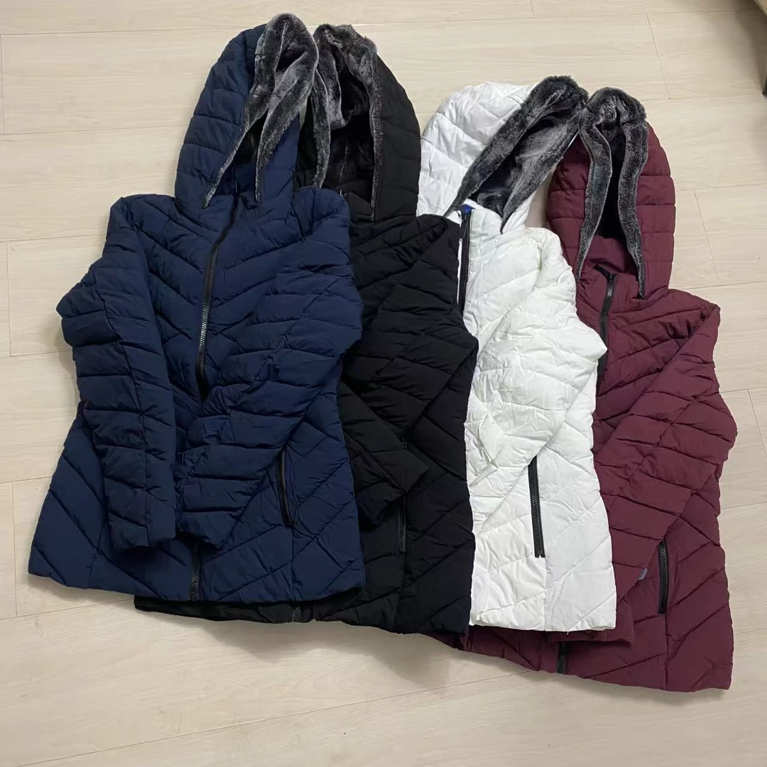 25561女款连帽棉服