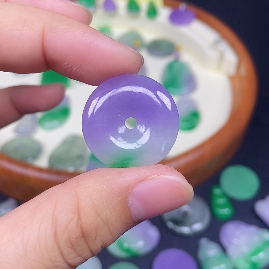 翡翠未镶嵌颈饰扣子