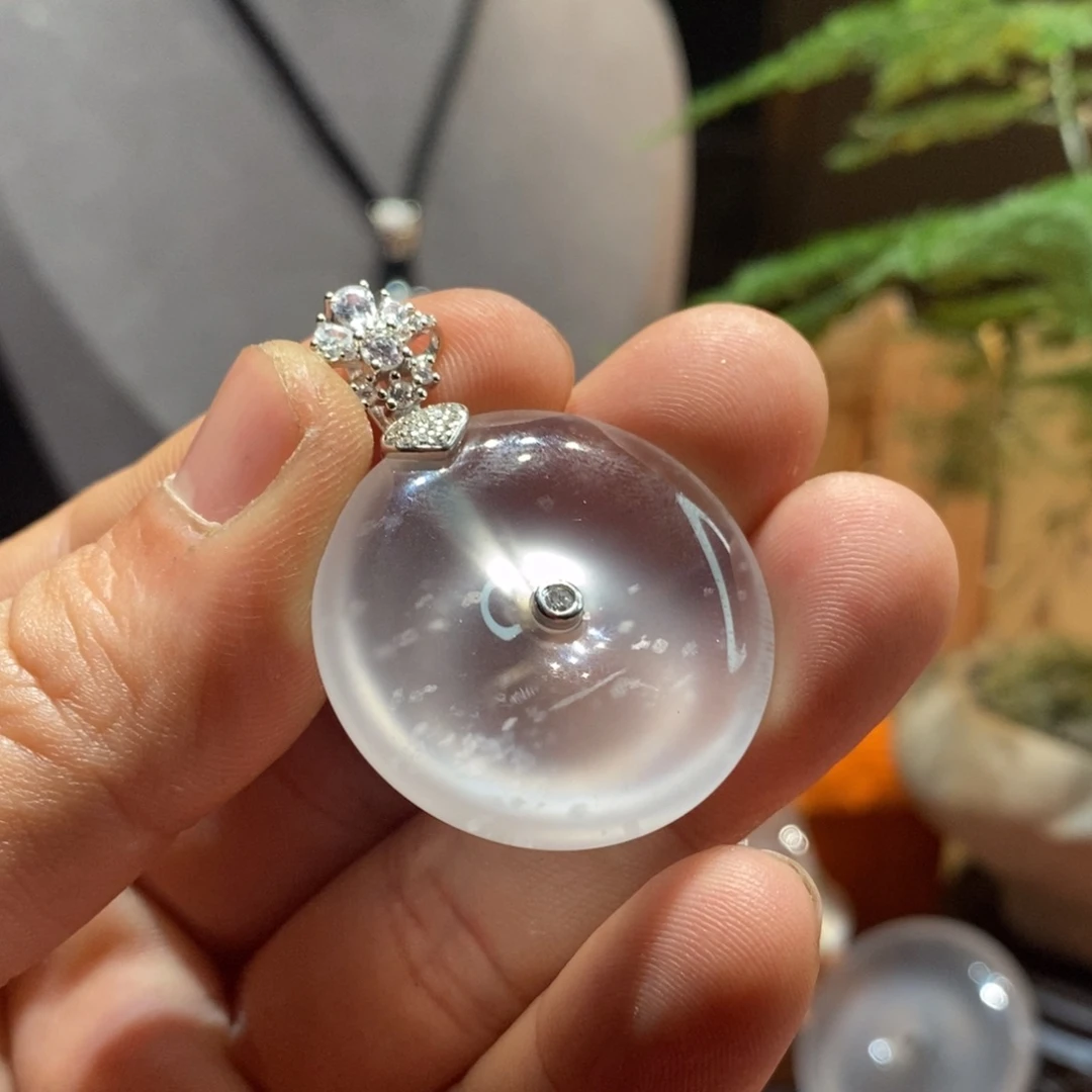 石英质玉颈饰银S925镶嵌萌**猪