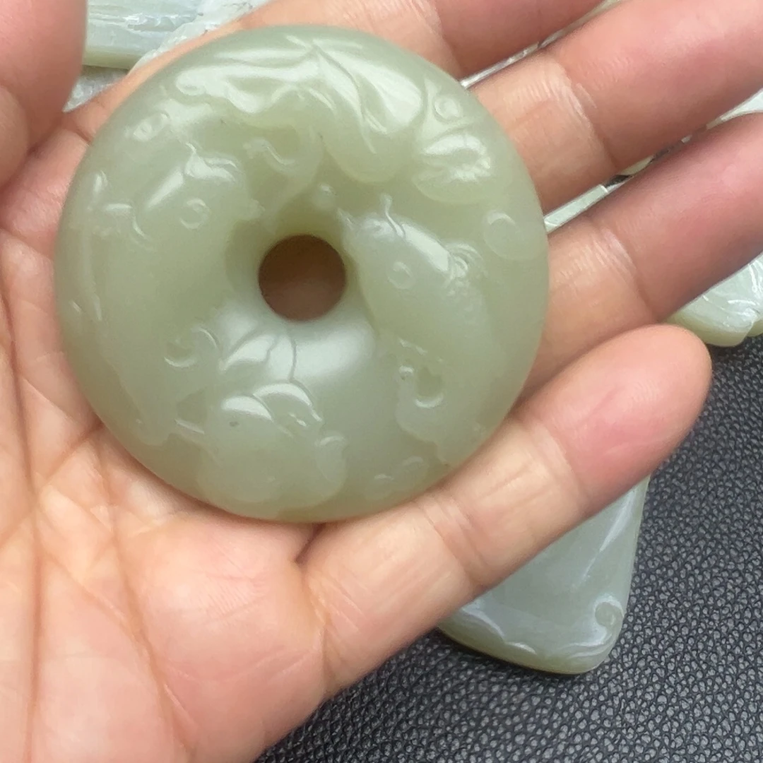 和田玉（糖玉）未镶嵌把件