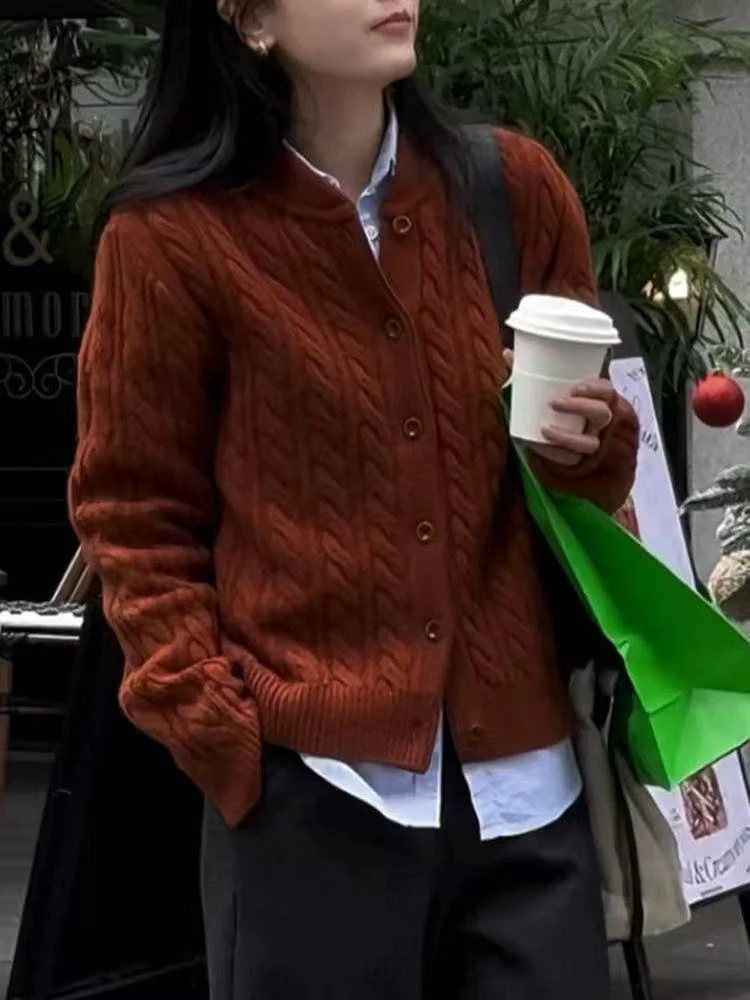 新品 |重磅轻奢款敲篙克重绞花针织开衫8524