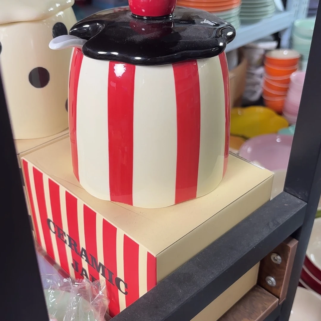稻谷壳红色条纹混有罐