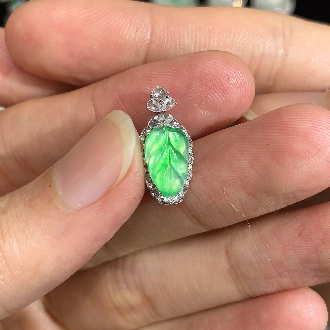 翡翠吊坠(不含链)18K金镶嵌