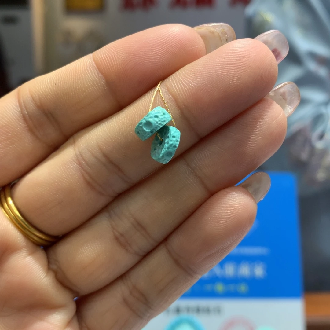 绿松石配饰未镶嵌