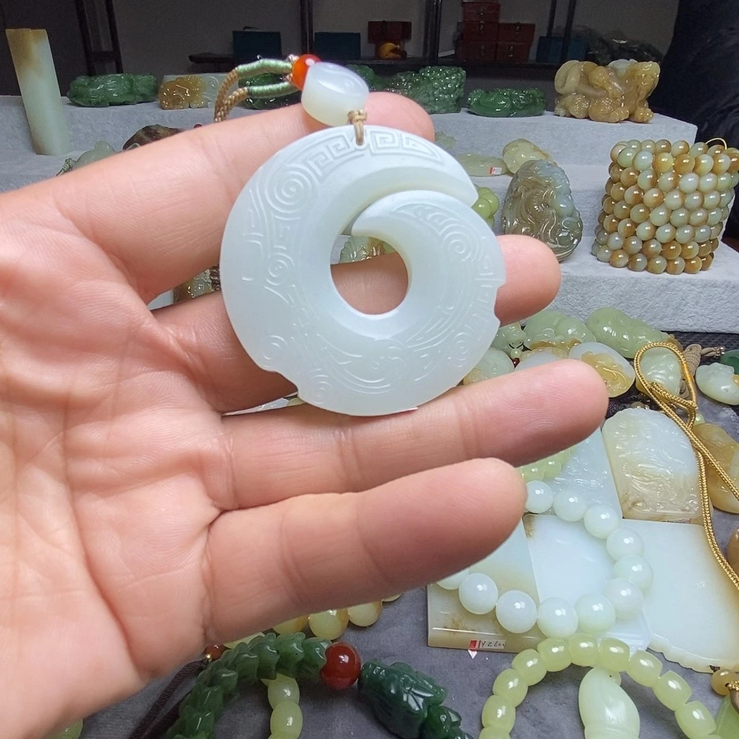 和田玉未镶嵌挂件