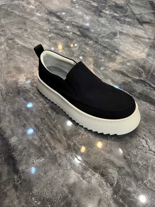 冰丝面料透气舒适休闲男鞋