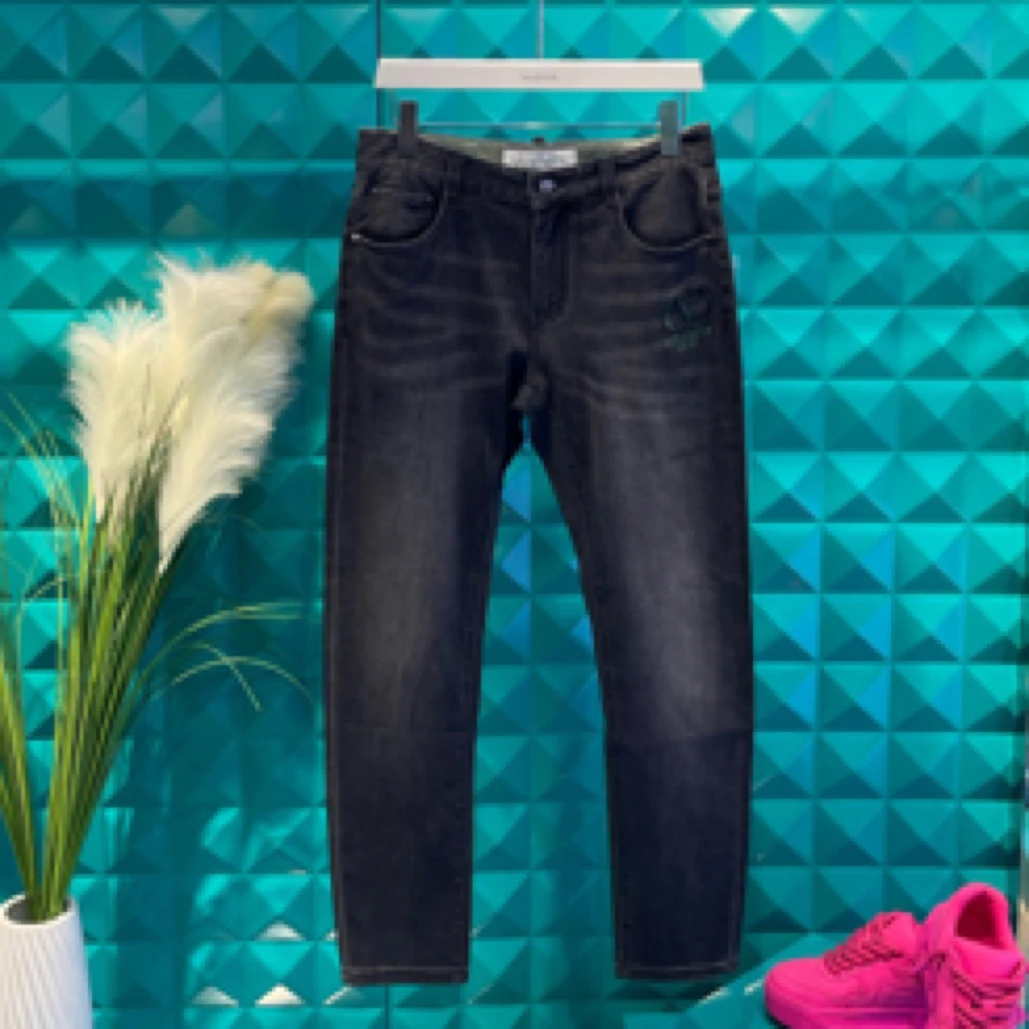 拉链刺绣常规款水洗不褪色牛仔裤牛仔裤轻奢蓝色黑色