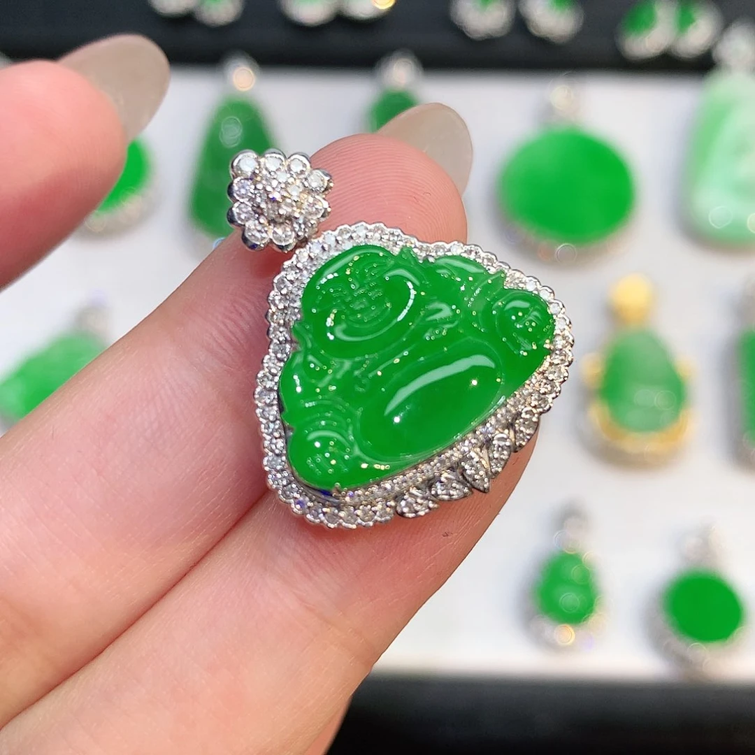 翡翠18K金镶嵌颈饰吊坠