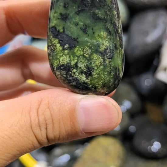 东***宏有机玻璃藏玉药王石原石一个