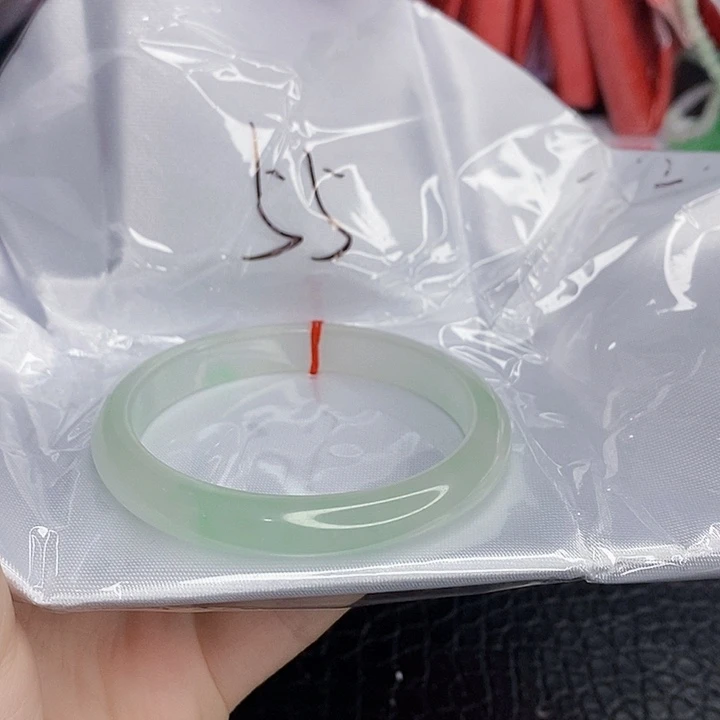 翡翠手镯未镶嵌一图一物实物为准
