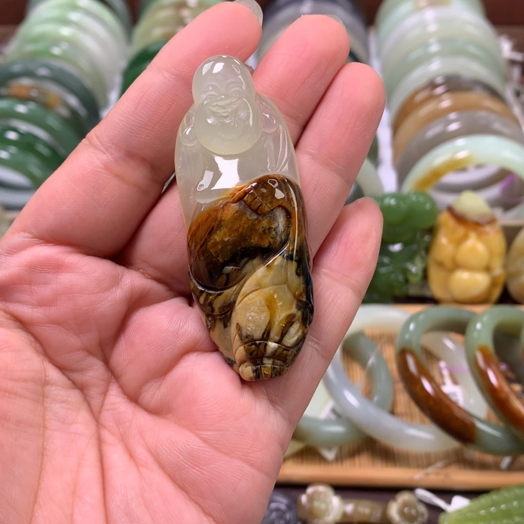 岫玉未镶嵌颈饰吊坠