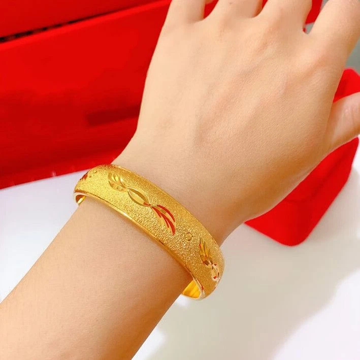正品金店同款黄金色双鱼卡扣手镯女款不掉色大气百搭富婆必备七夕
