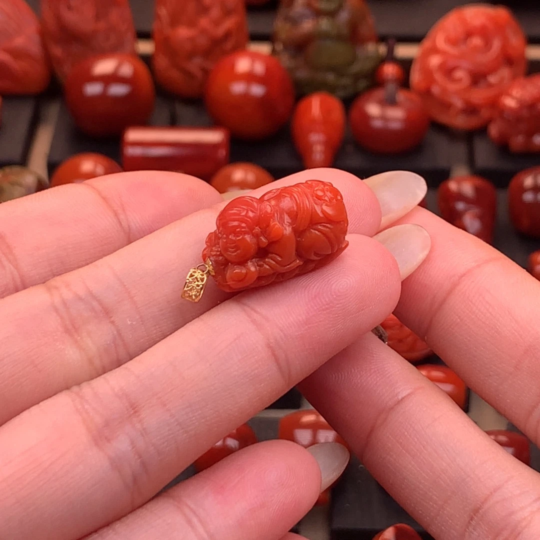 南红玛瑙18K金镶嵌财神吊坠18.8mm
