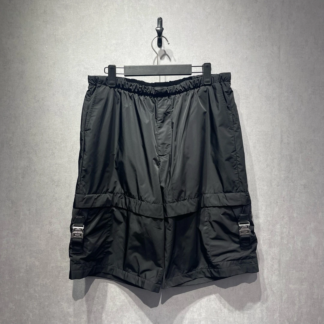 99新 Givenchy/纪梵希 侧边技能锁扣口袋短裤/50码/DY213596