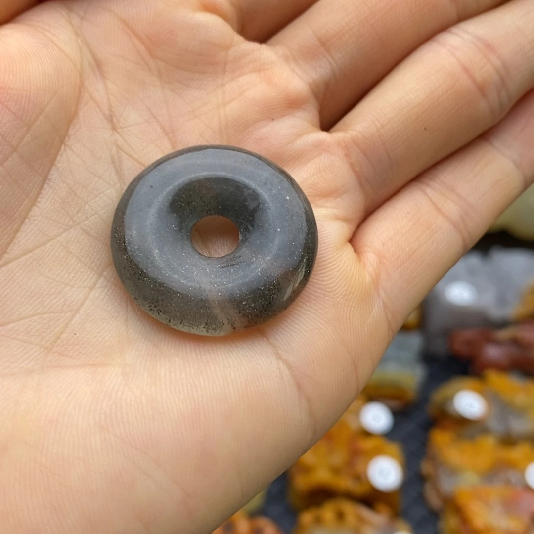 石英质玉（黄龙玉）未镶嵌颈饰