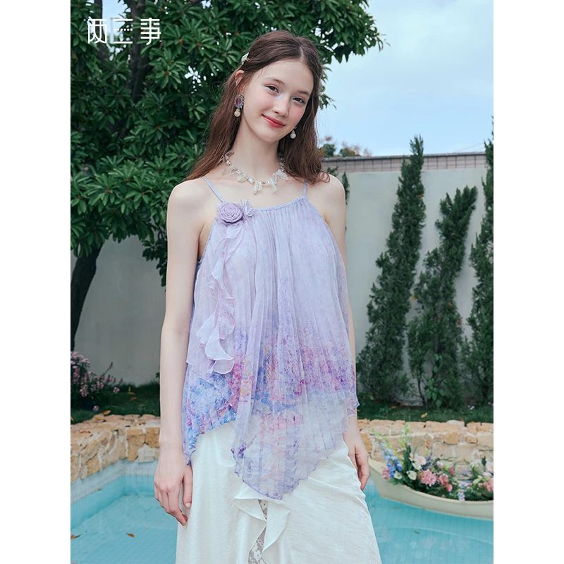 两三事繁花藏夏2025夏新款小清新立体花朵压褶不规则印花吊带衫女