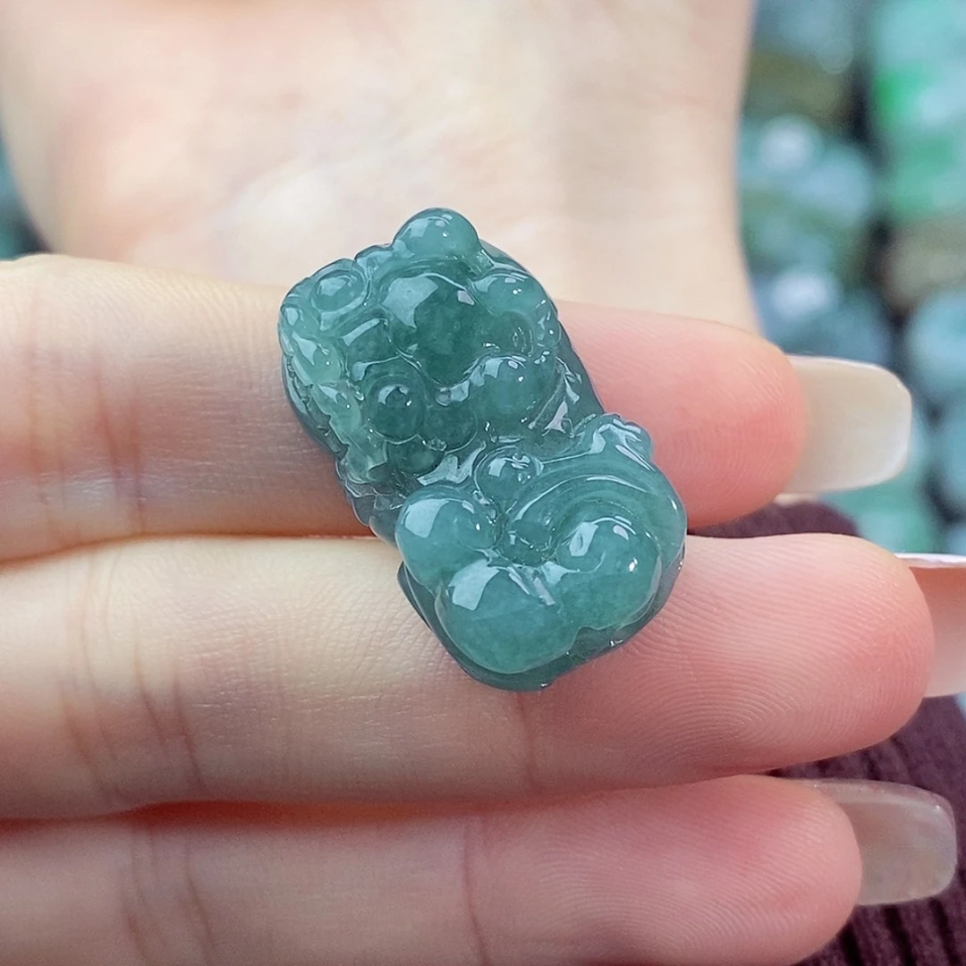 颈饰未镶嵌翡翠天然