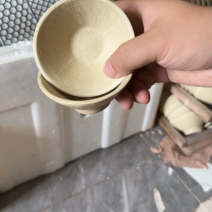 搪瓷粗陶小碗。2个装