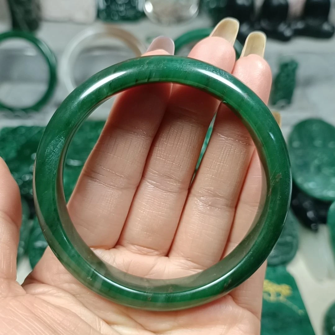 独山玉未镶嵌手镯58