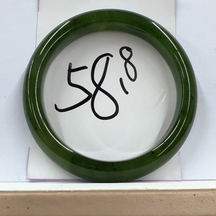 和田玉手镯未镶嵌阿*呀