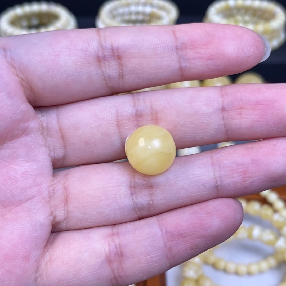 蜜蜡未镶嵌珠宝奇石13.1