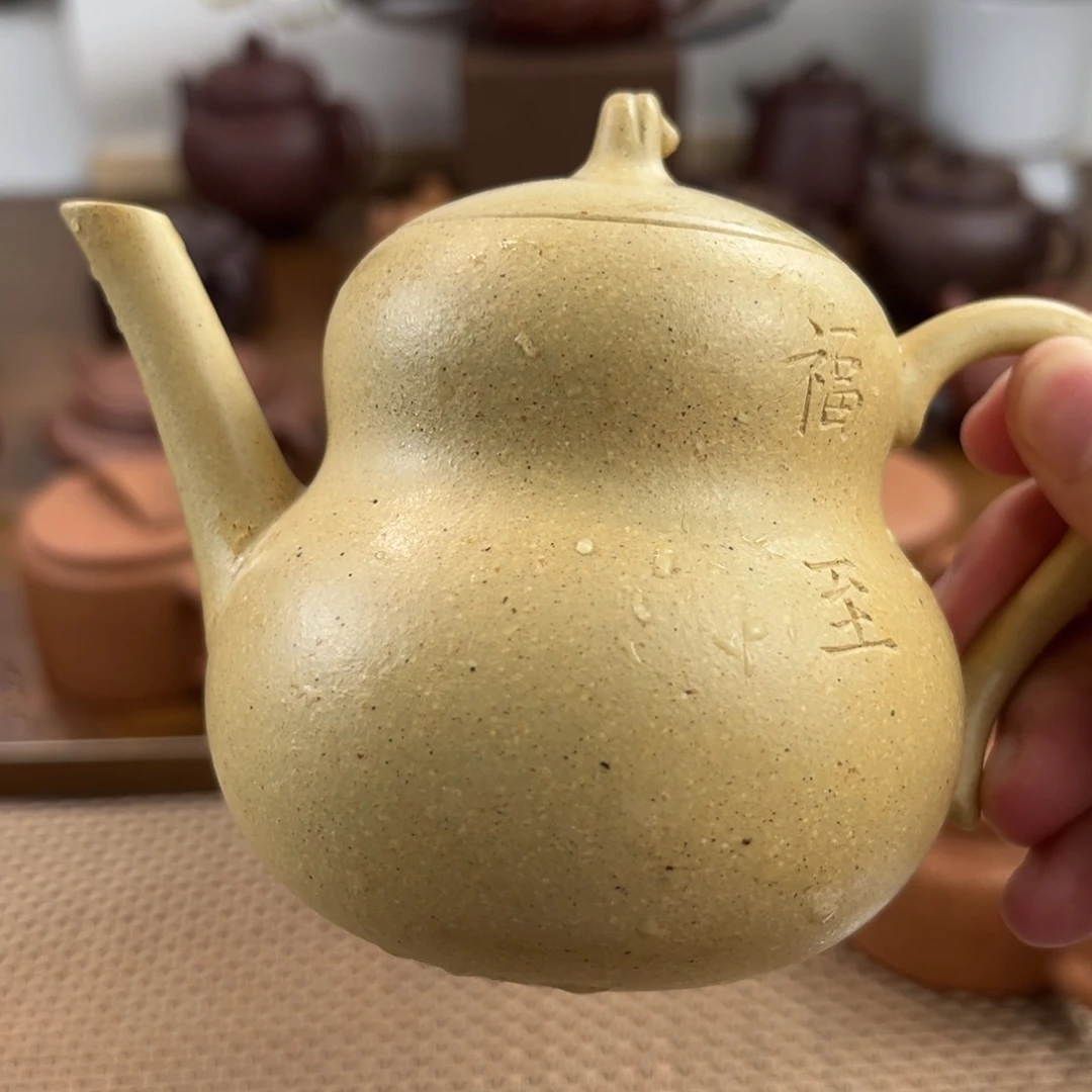 紫砂茶壶手工制作工艺精湛