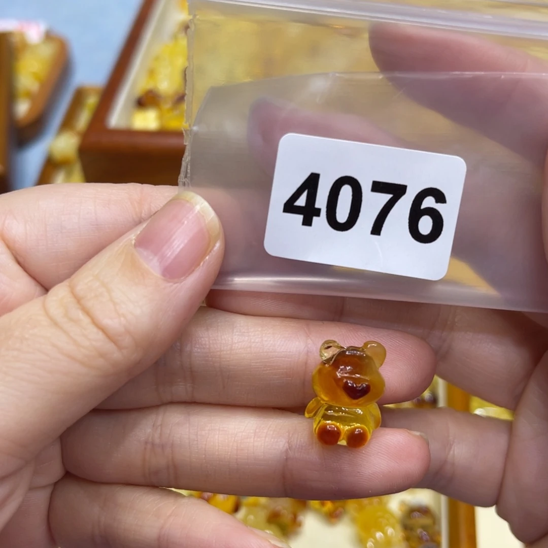 琥珀珠宝奇石未镶嵌