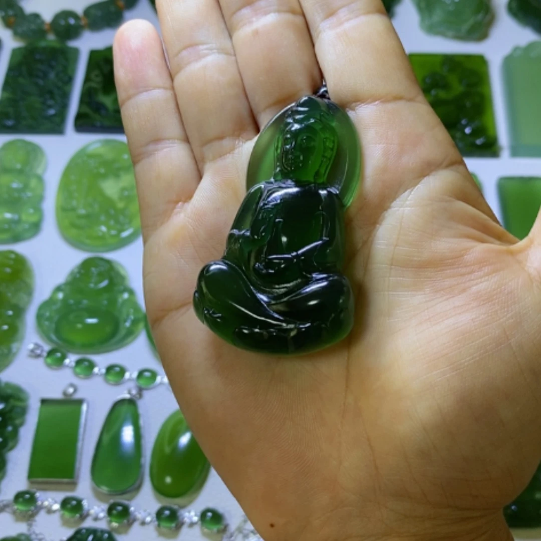 【闪购商品】未镶嵌蛇纹石玉颈饰如**闻