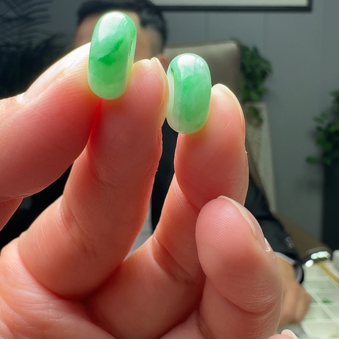 翡翠裸石天然翡翠微瑕