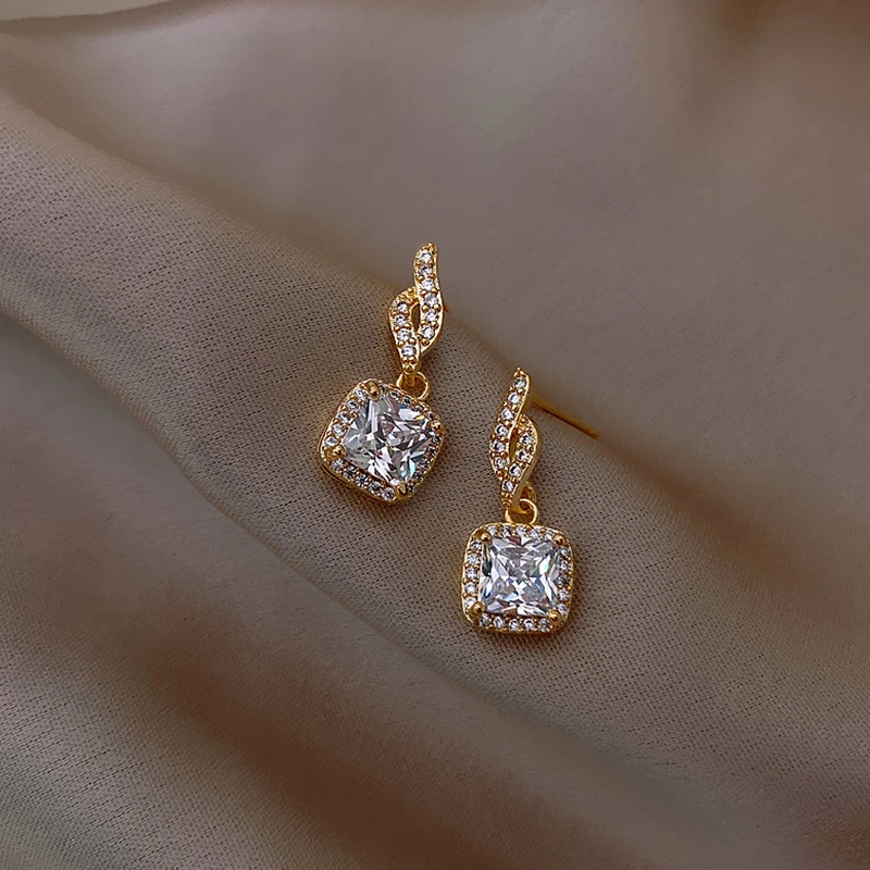 时尚镶钻耳环2025年新款潮韩国气质网红耳钉简约耳饰女