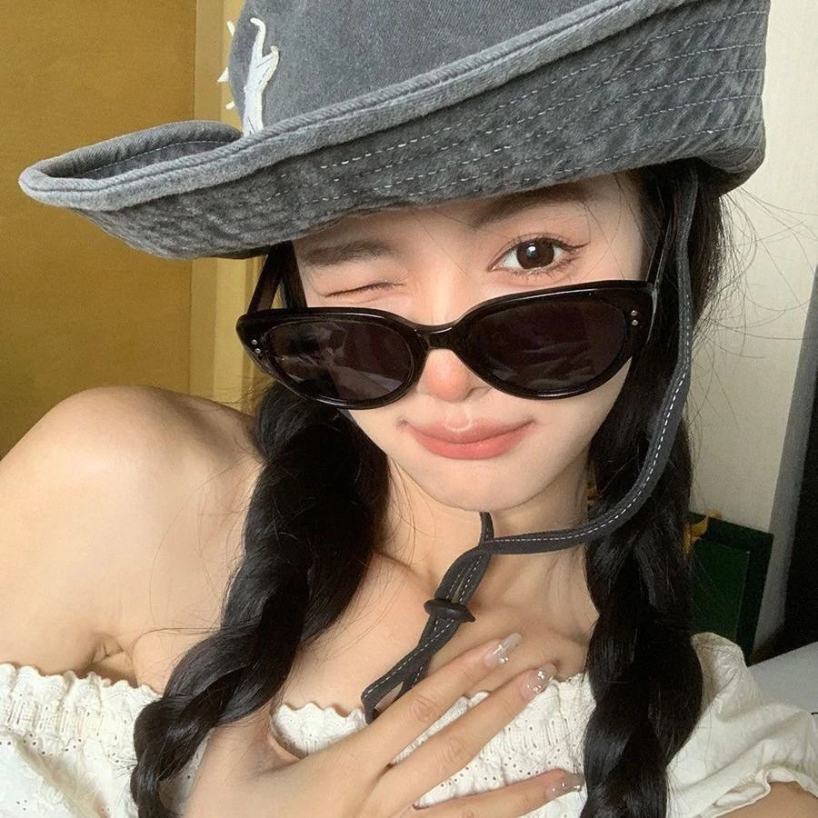 古三角猫眼小脸墨镜女 高级感ins黑色小框太阳眼镜防晒造型拍照