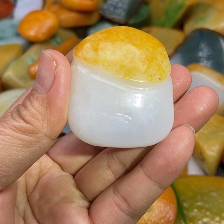 林***真翡翠未镶嵌颈饰缅甸