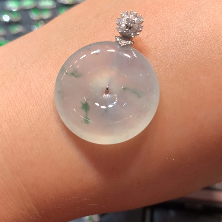 【闪购商品】颈饰18K金镶嵌翡翠翡翠