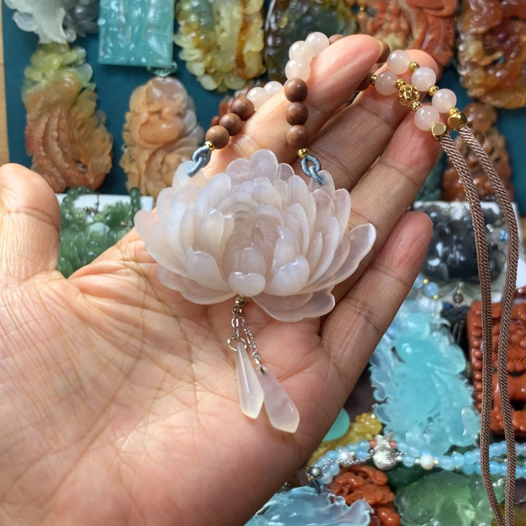 蛇纹石玉未镶嵌挂坠