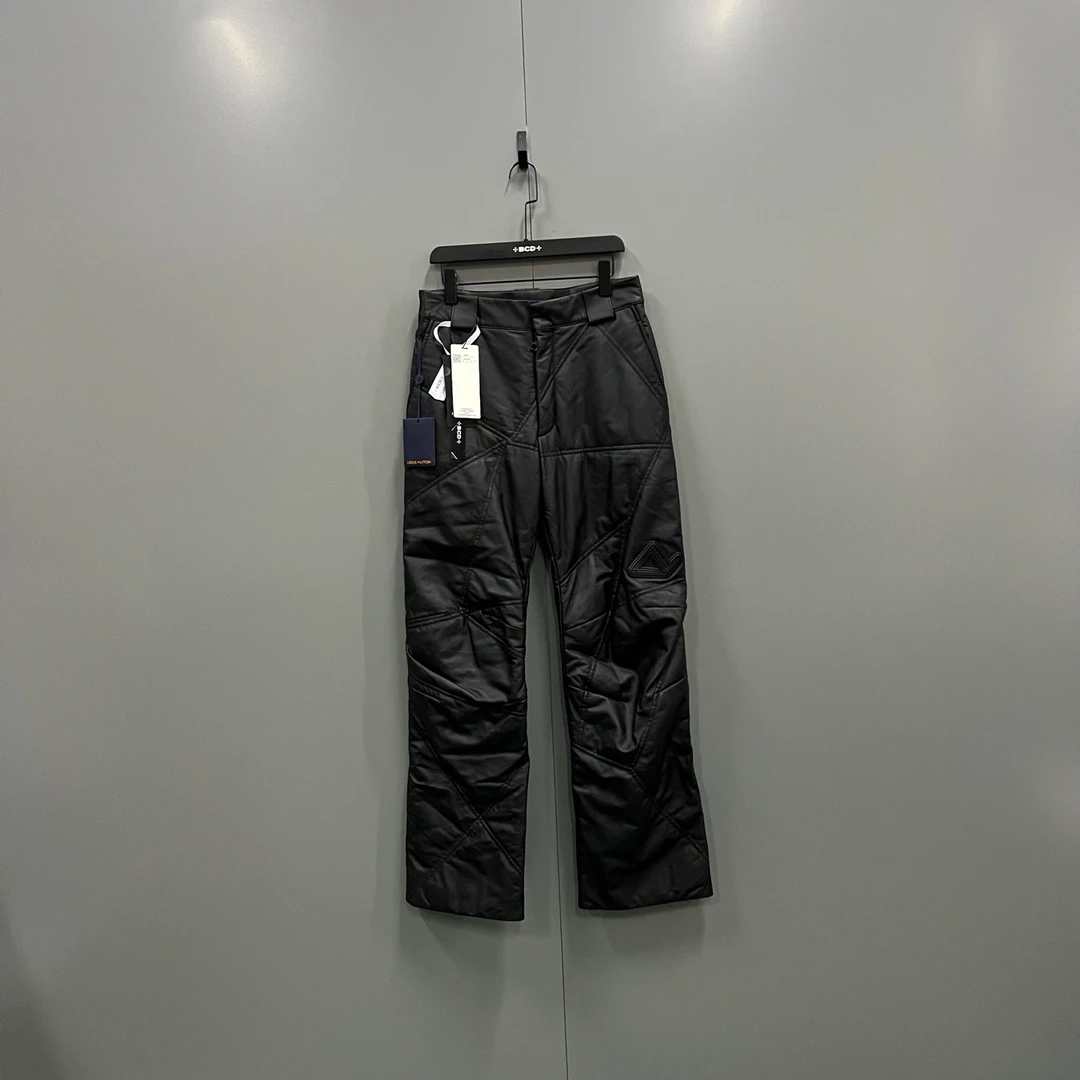 未使用 LouisVuitton/路易威登 黑色直筒皮裤 46码 50码/bc017615